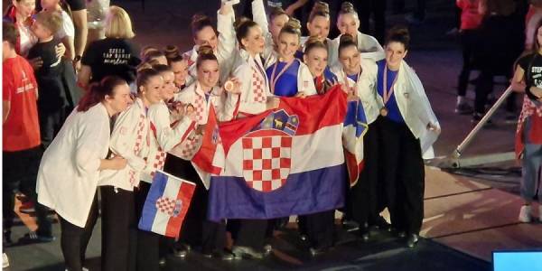 Uspjeh Step and Jazza Dubrovnik za kojeg su nastupile i cure iz Župe; Srebro i bronca na Svjetskom prvenstvu