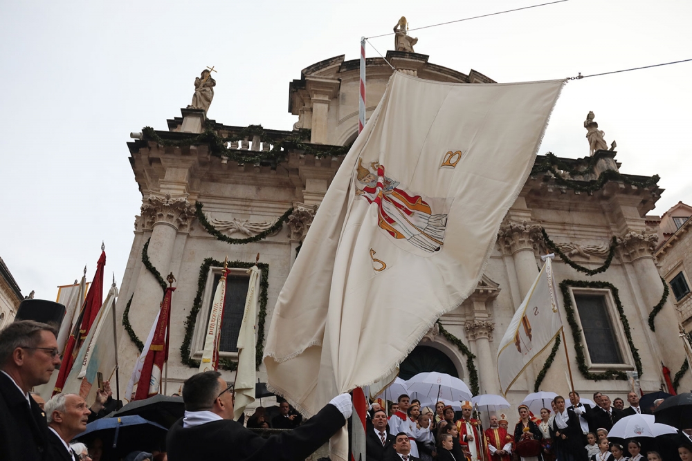 Otvaranja Feste sv. Vlaha ispred Parčeve crkve na Stradunu (VIDEO - UŽIVO)
