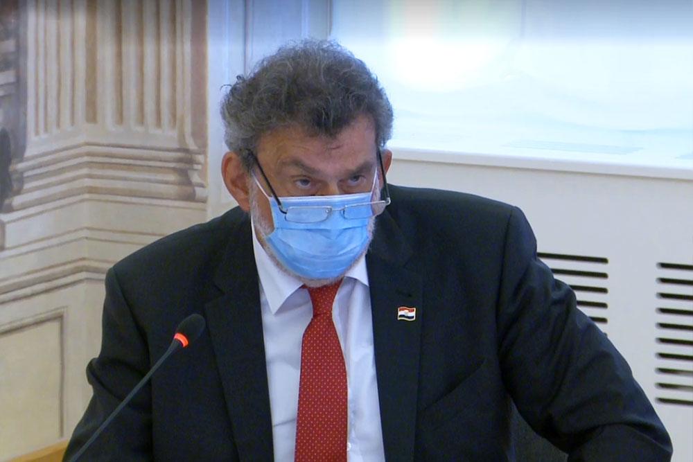 Ministar Fuchs; Djeca neće morati nositi maske u razredima, nego u javnom prijevozu i učenici vi&scaron;ih razreda u hodnicima