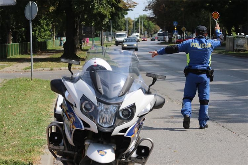 Kroz Opuzen vozio 126 km na sat, kažnjen s od 1320 eura i oduzimanjem dozvole na 3 mjeseca