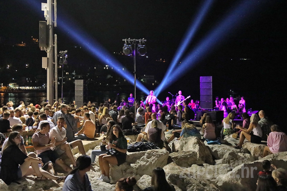 Župsko ljeto; Festa Sv. Roka u Mlinima uz Dino Dvornik Official Tribute Band, još jedna Ribarska večer