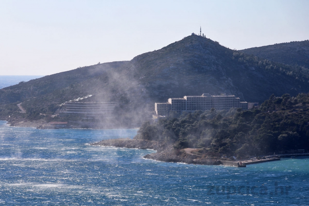 Izdan narančasti meteoalarm za dubrovačko područje; Olujni, lokalno i orkanski udari bure