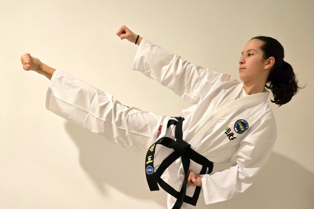 Taekwon-do Klub "Shark" se pohvalio s dva nova crna pojasa, vlasnica jednog je Laura Obad iz Čibače