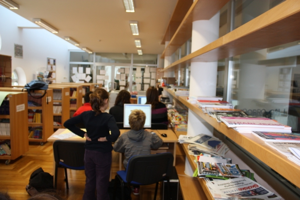 Otvorena školska knjižnica OŠ Župa dubrovačka, učenici mogu posuditi i vratiti knjigu