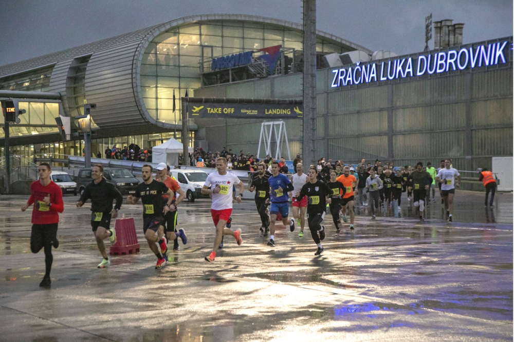 Održan četvrti Runway Run; Željko Cota i Lukrecija Krstičević najbrže istrčali pistu dubrovačkog aerodroma