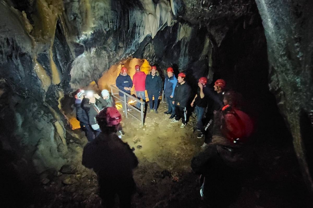 Obilazak spomenika prirode &Scaron;pilja &Scaron;ipun u Cavtatu uz predavanje o postanku &scaron;pilje i &scaron;piljskog nakita