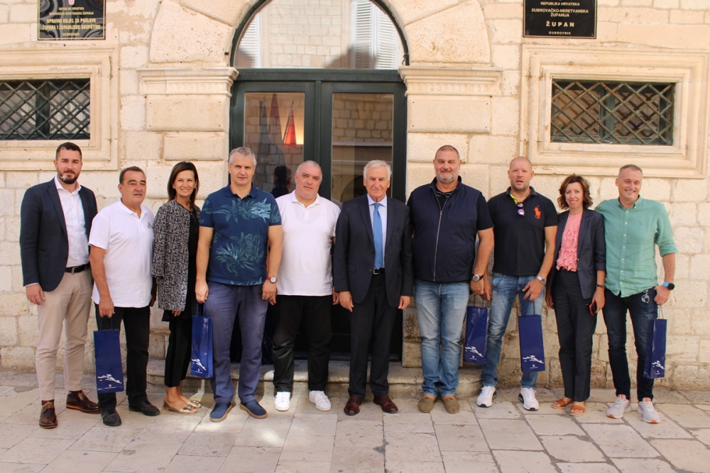 Župan Dobroslavić primio zlatne Europske vaterpolske veterane