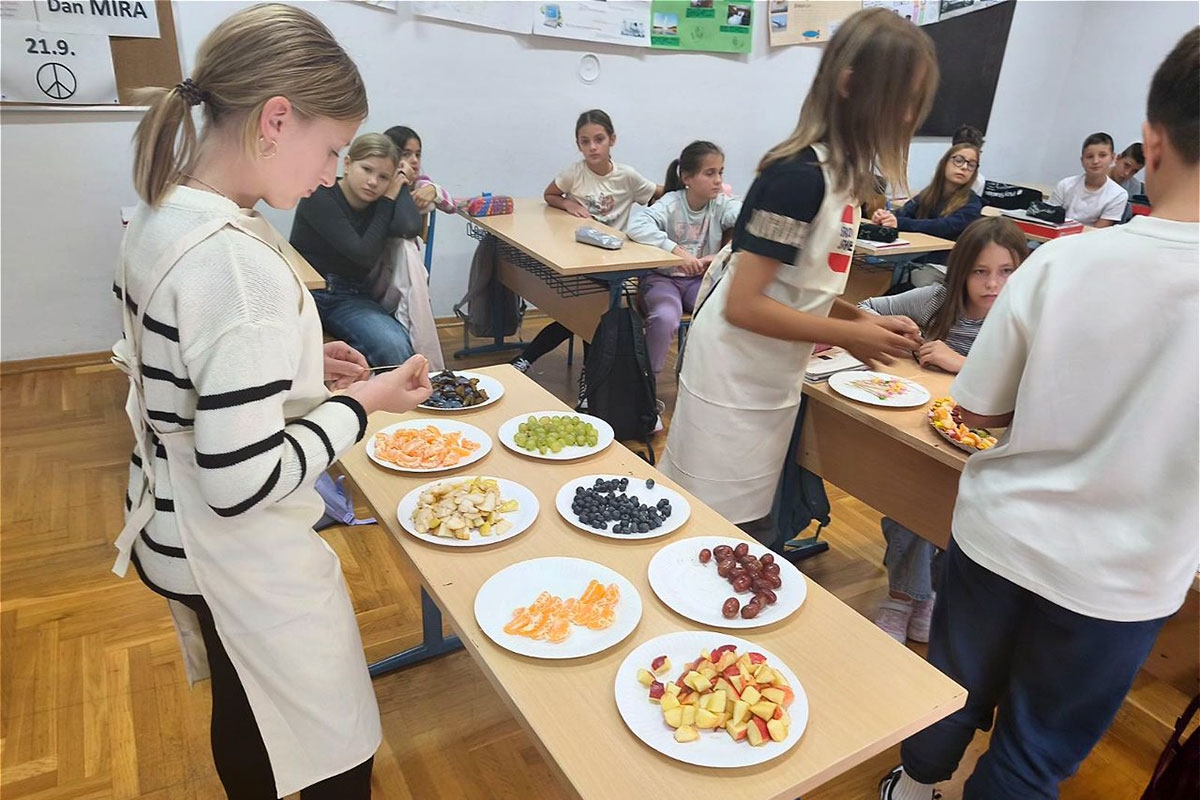U sklopu projekta "&Scaron;kolska shema" u župskoj &scaron;koli održana edukativna radionica "Voće i povrće"