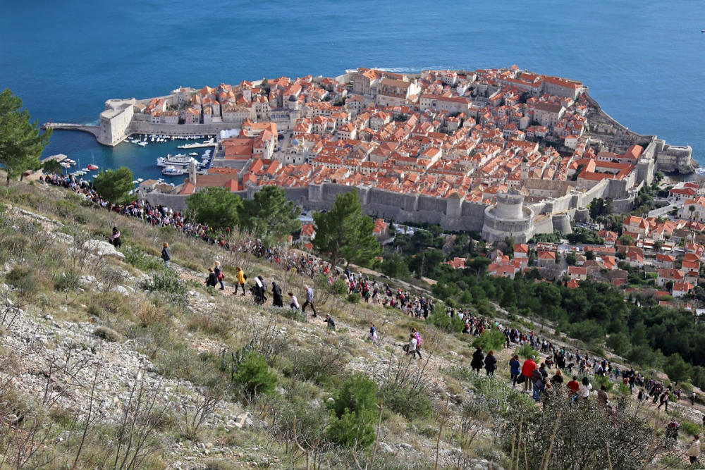Zbog nepovoljnih vremenskih uvjeta otkazuje se Križni put na Srđ povodom 30. obljetnice obrane Grada