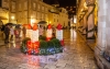 Uoči treće nedjelje adventa na vijencu ispred katedrale upaljena treća svijeća