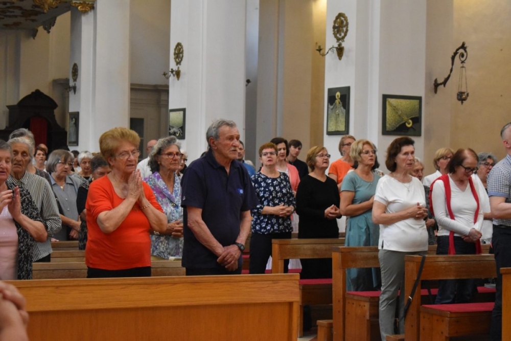 Večeras u katedrali; 5. Susret duhovnih pokreta, crkvenih dru&scaron;tava i molitvenih zajednica