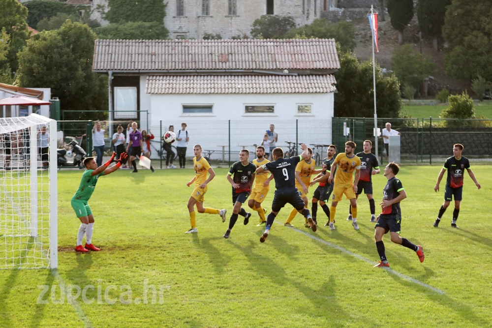 Povratak na Tarantelu bez slavlja za domaćine - Gusar odnio bodove na startu sezone (FOTOGALERIJA)