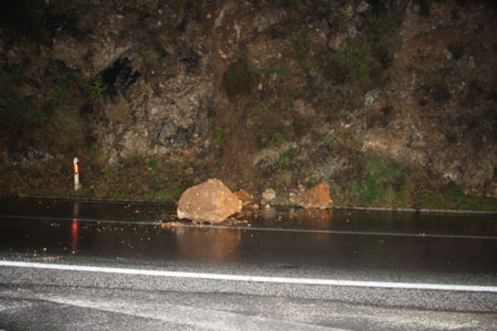 Policija moli vozače za dodatni oprez, aktiviralo se vi&scaron;e odrona u na &scaron;irem području Dubrovnika
