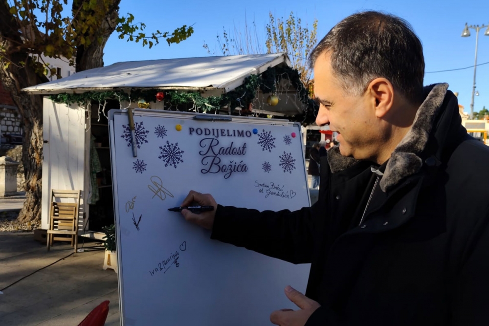 Humanitarna akcija Caritas "Podijelimo radost Božića": Darovi za potrebite donose se na Pile