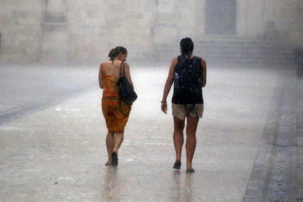 Najavljene izrazito obilne, intenzivne i dugotrajne oborine praćene grmljavinom te jakim i olujnim jugom