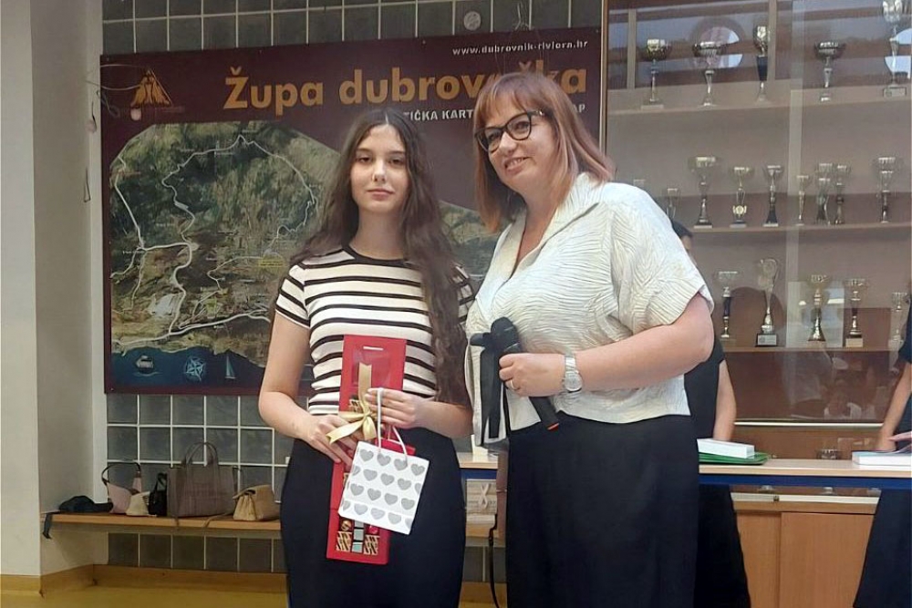 Roza Grbić progla&scaron;ena ovogodi&scaron;njom učenicom generacije Osnovne &scaron;kole Župa dubrovačka
