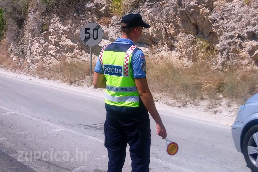 Tjedno izvje&scaron;će za promet; U sedam prometnih nesreća četiri osobe zadobile te&scaron;ke tjelesne ozljede
