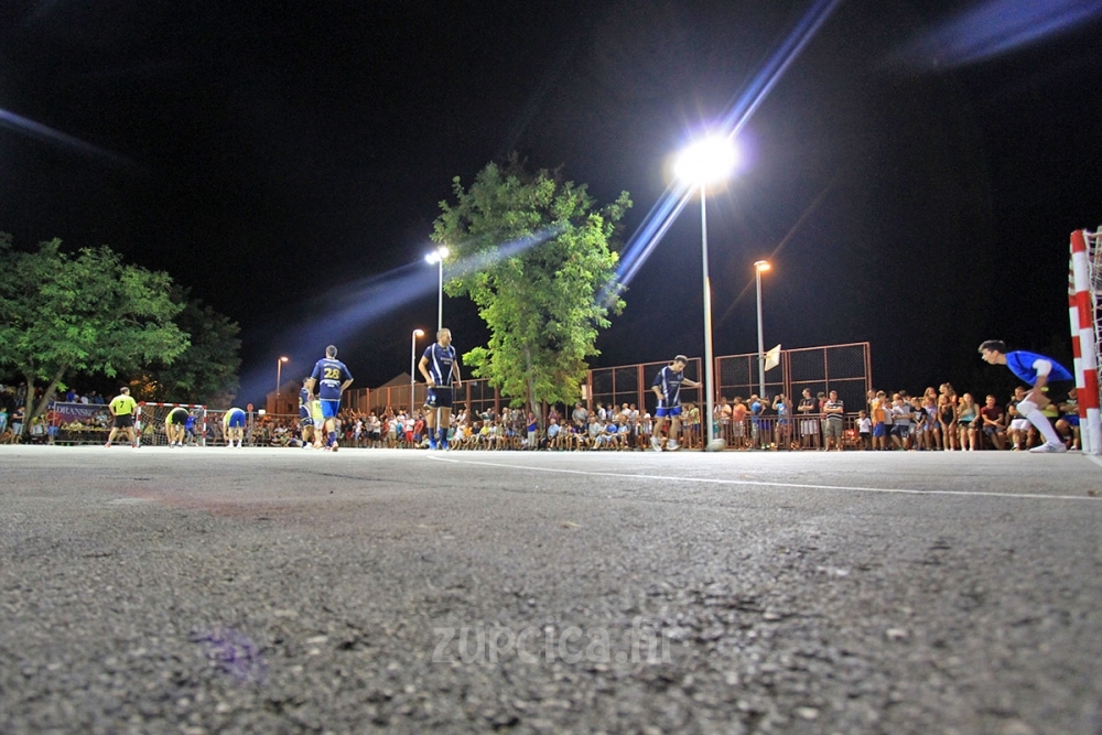 Malonogometni turnir "Župa 2025"; Večeras u finalu Sport caffe Čibača i Opet ponosni