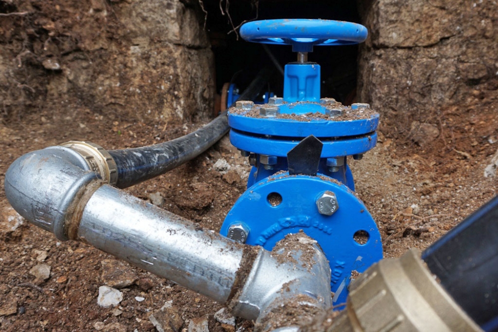 Zbog radova na vodoopskrbnoj mreži i sutra bez vode kuće ispod magistrale u Solinama