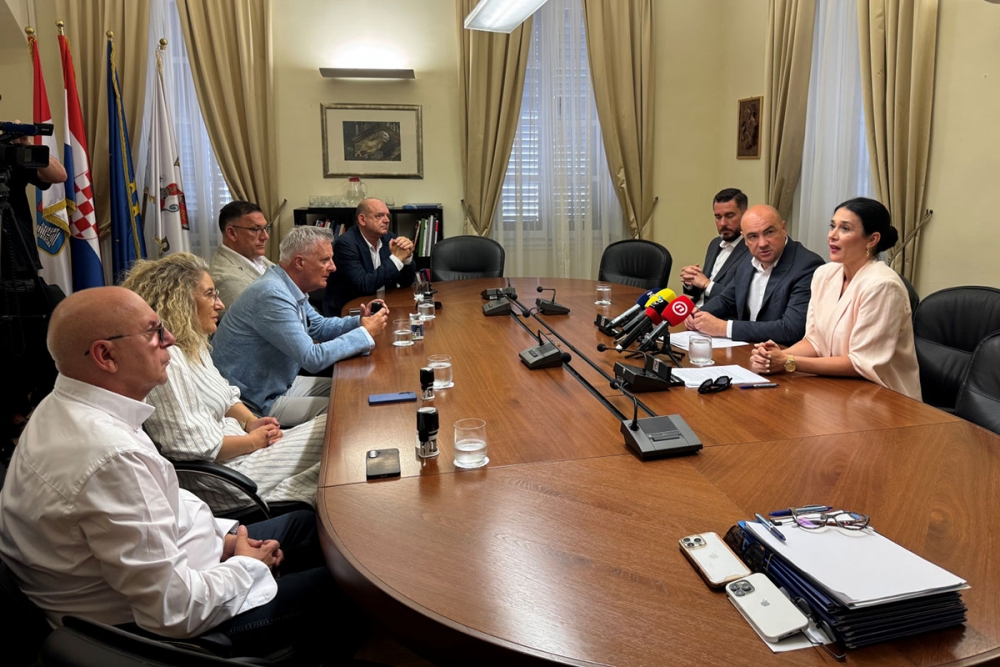 Potpisani ugovori za poticajne mjere za zdravstvene radnike