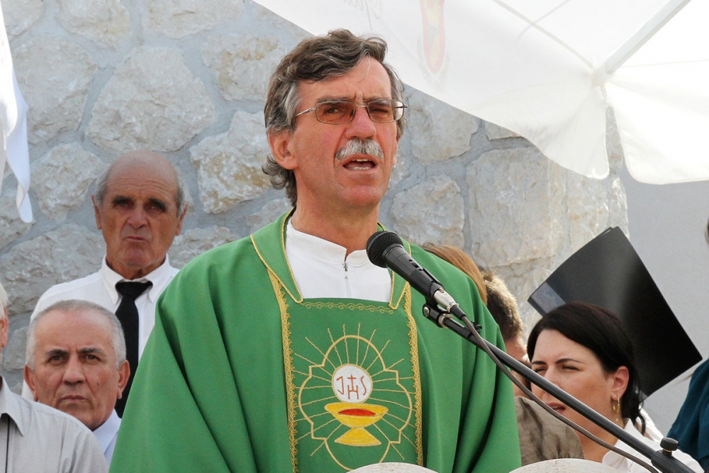 Uzinić potpisao dekrete; Don Miljenko Babaić imenovan župnikom župe sv. Ilara, don Bernardo Ple&scaron;e odlazi u Ston