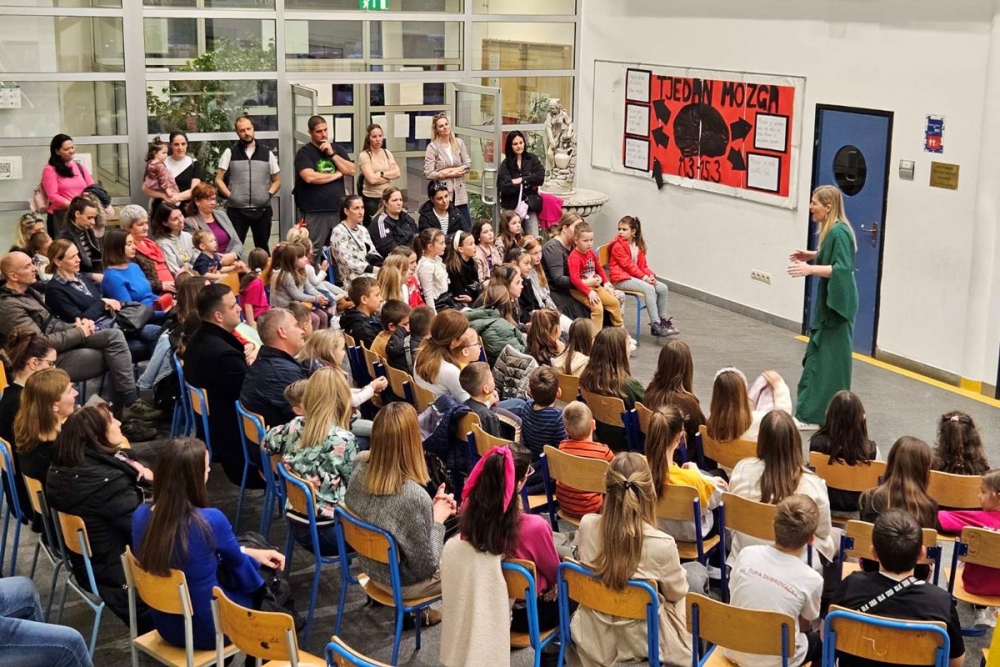 Svjetski dan pripovijedanja u župskoj &scaron;koli; Na Pripovjednoj večeri se tražila stolica vi&scaron;e (FOTO)